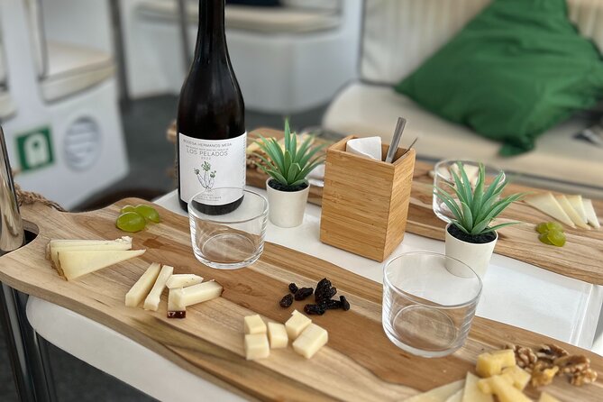 1h Boat Trip + 2h Dockside Local Wine & Food Tasting - Rubén and the value of a hosted experience
