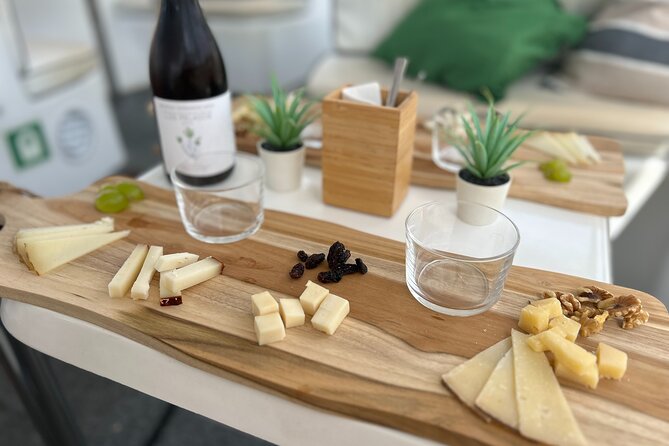 1h Boat Trip + 2h Dockside Local Wine & Food Tasting - Is $78.09 a fair price?
