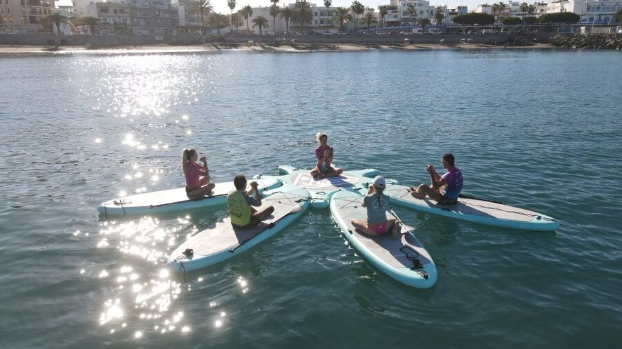 Arguineguín: Stand-up Paddleboard Yoga Class with Instructor - Why the 9:00 AM and 6:30 PM times matter