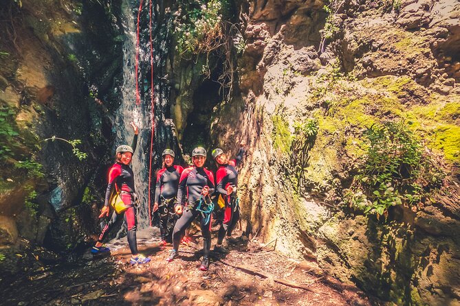Canyoning with Waterfalls in the Rainforest - Small Groups ツ - What to wear and pack