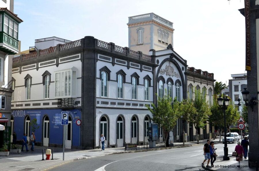 City Treasures Unveiled: 3.5-Hour Las Palmas Cab & Walking - Why the taxi and walking combination works