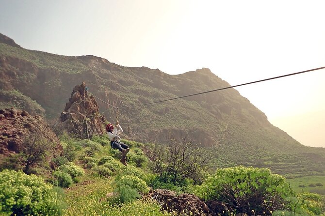 Climbing + Zipline + Via Ferrata + Cave. Adventure route in Gran Canaria - Rock climbing with several levels of difficulty