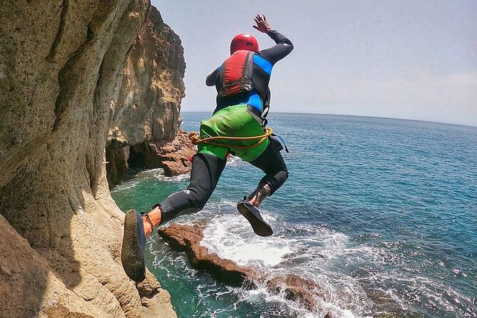 Coasteering experience in Gran Canaria - Safety gear, instruction, and group size