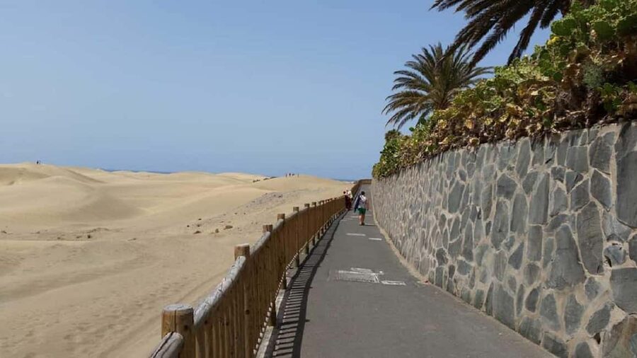 e-Scooter Step Kickstart Guided Tour: Sightseeing Maspalomas - Riding beside the Maspalomas dunes