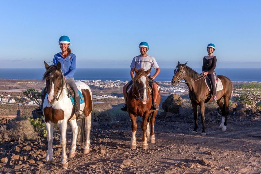 El Salobre: Horse Riding Adventure with Transfer Options - Guides, safety, and group size