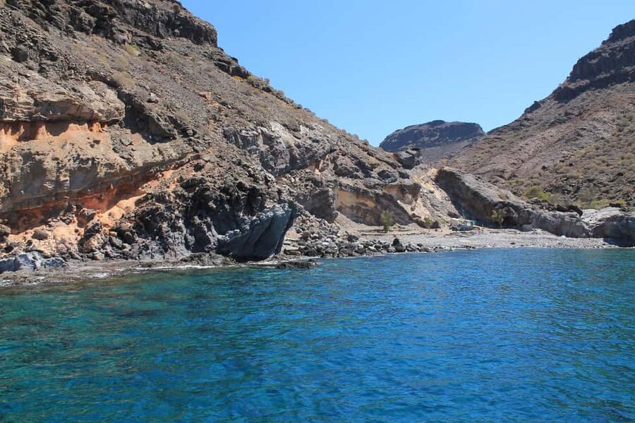 Explore Gran Canaria: Boat Tour with Wine & Food Tasting - The 12:15 tasting aboard the docked boat