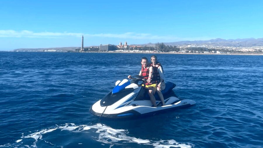 From Playa del Inglés: Guided Jet Ski Tour & Hotel Transfers - One hour on the water, with a timing wrinkle