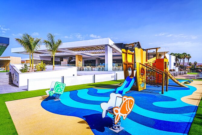 Full Day Ticket at Perchel Beach Club with Lunch - Couples, friends, and sunset timing