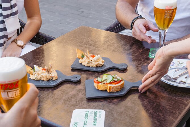 Gourmet Tapas and Wine Tour in the Old Town of Las Palmas - Walking Calle Obispo Codina
