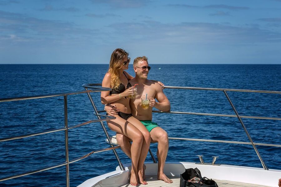 Gran Canaria: Afternoon Catamaran Cruise with Food & Drink - The route toward Mogan and the value of a sea-level view