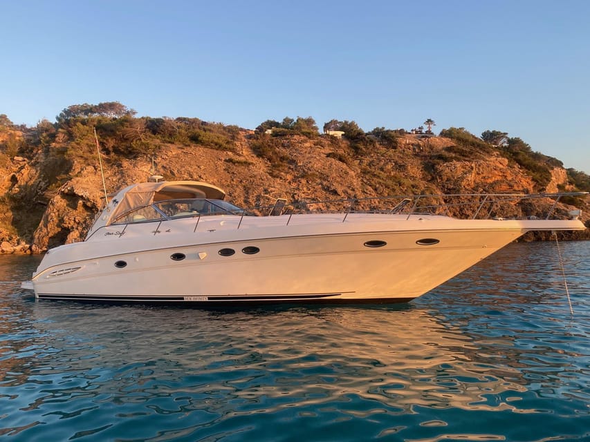 Gran Canaria: Excursion on private yacht with drinks, lunch and snorkeling - A yacht reserved for your own group