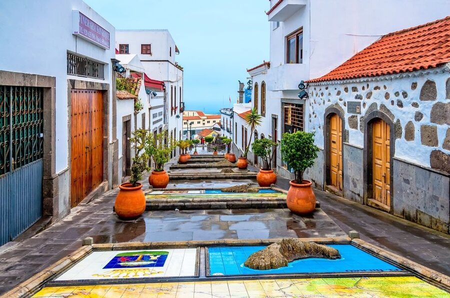 Gran Canaria: Full-Day VIP Tour by Bus - Aloe vera, with a hands-on stop