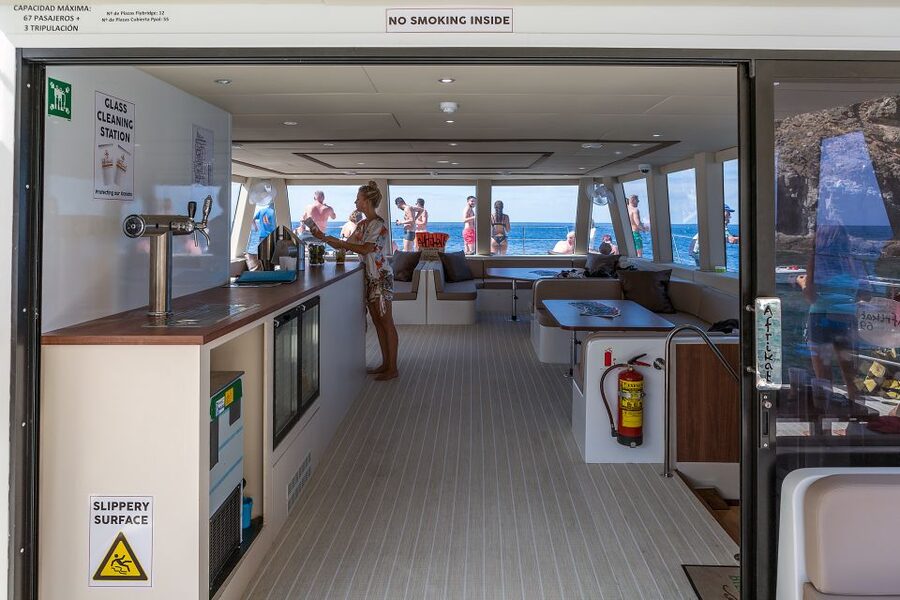 Gran Canaria: Fun Catamaran Cruise with Food and Drinks - Lunch, drinks, and the onboard rhythm