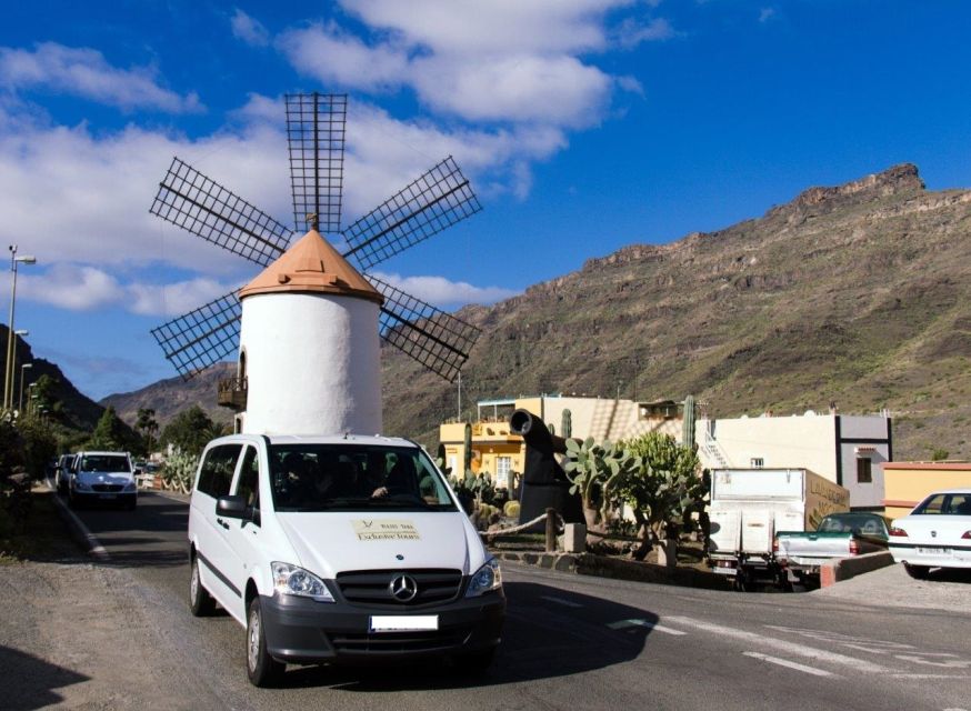 Gran Canaria: Island Highlights Tour with Optional Lunch - A village church, lunch, and time to slow down
