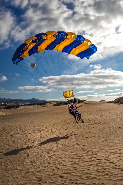 Gran Canaria : Skydiving over Maspalomas Dunes - Weight rules deserve careful attention