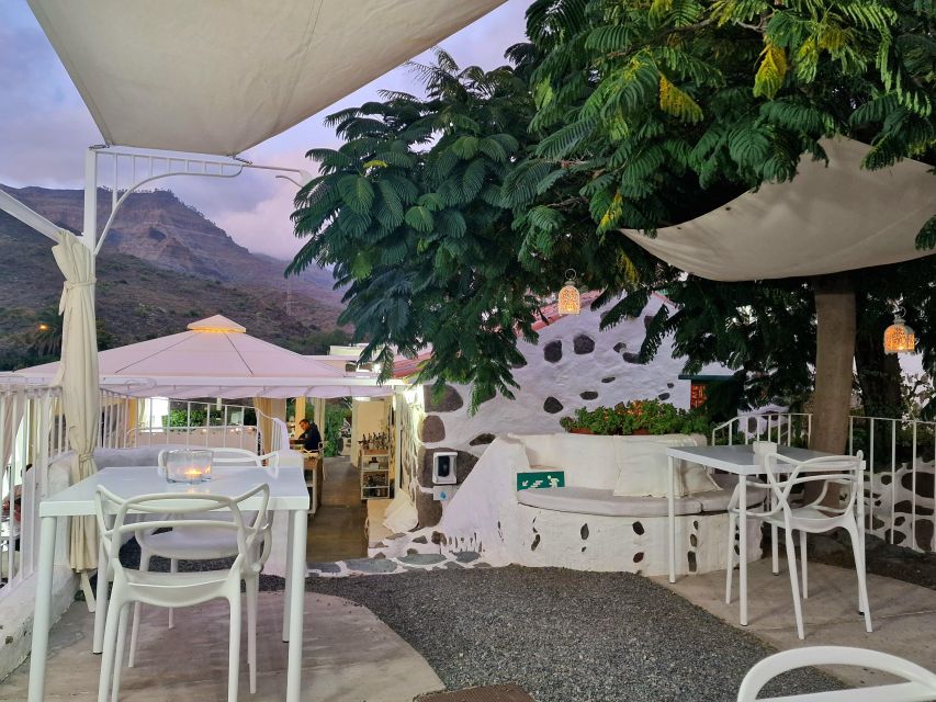 Gran Canaria: Spanish Tapas and Wine Tasting Tour in Mogan - The setting is part of what you are paying for