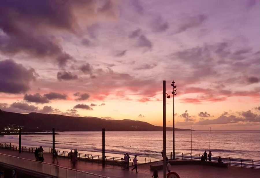 Las Palmas: City, Harbor, and Beach Walking-Hiking Tour - Key points to know before you book