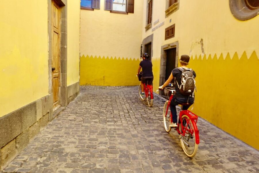 Las Palmas de Gran Canaria: Guided City Tour by Bike - Tasting Agaete coffee at the city’s oldest market