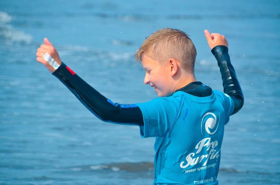 Las Palmas: Learn to Surf with a Special Price for Two Group - What the $117 pair price really buys