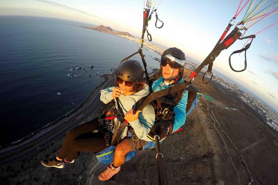Las Palmas: Paragliding Tandem Flight with Instructor - Takeoff requires a little cooperation