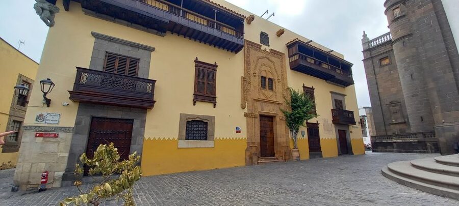 Las Palmas: Private City Highlights & Northern Villages Tour - The road north through Gran Canaria