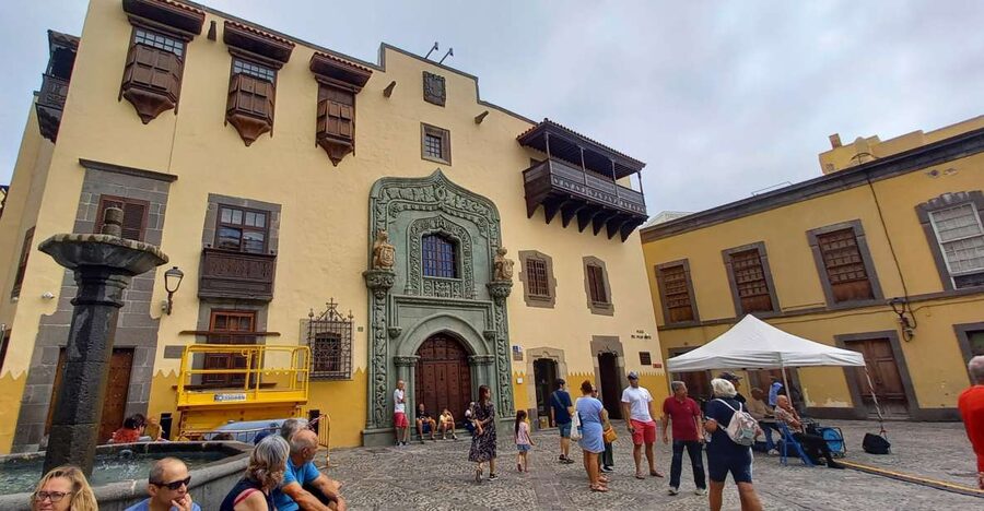 Las Palmas: Private City Highlights & Northern Villages Tour - Las Canteras, Plaza de España, and Santa Catalina