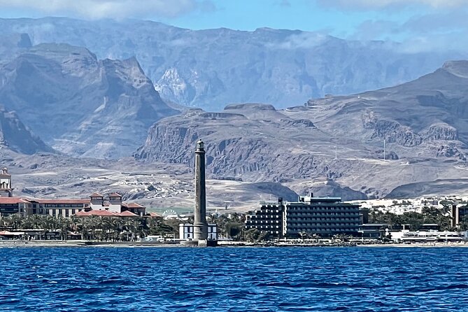 Luxury Charter Blue Dream - The cruise toward a western bay