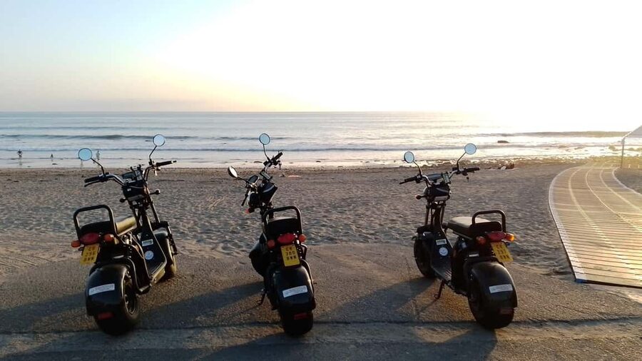 Maspalomas: 2-Seater Chopper E-Scooter Rental - What the price includes, and what it does not
