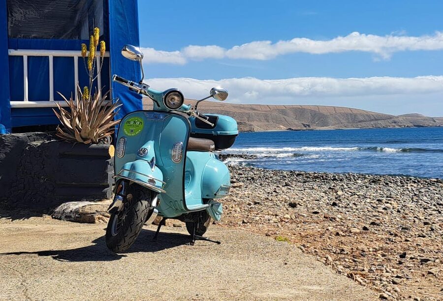 Maspalomas and Las Palmas: electric vintage scooter for rent - A vintage scooter that changes the pace of Gran Canaria