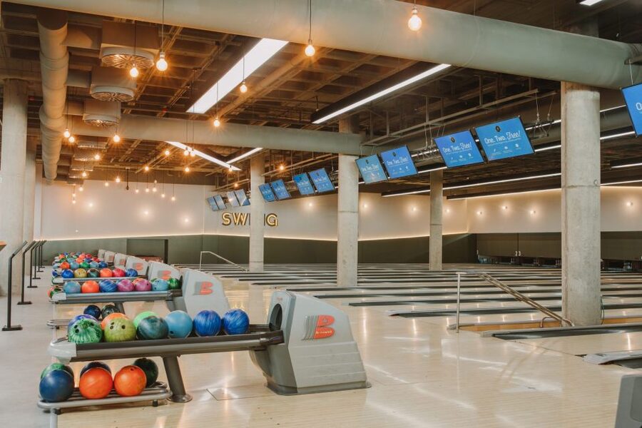 Maspalomas: Bowling Session Entry Ticket at Holiday World - The 16-lane professional bowling area