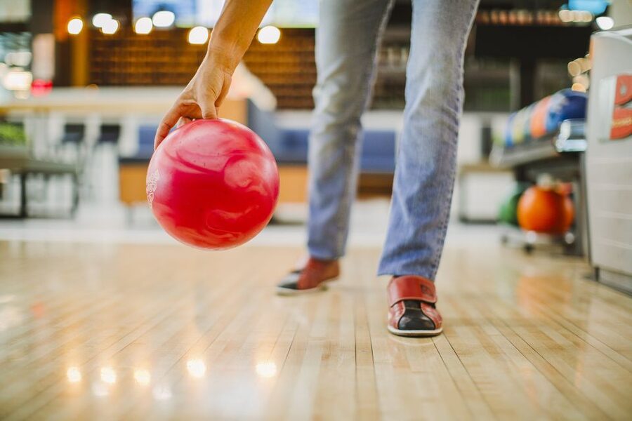 Maspalomas: Bowling Session Entry Ticket at Holiday World - Food and drinks from Mr. Kale