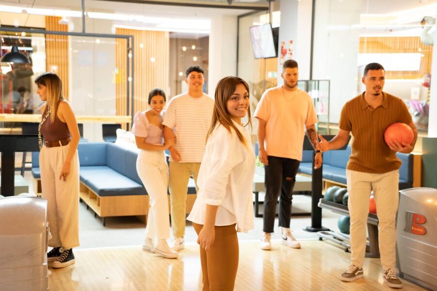 Maspalomas: Bowling Session Entry Ticket at Holiday World - How the atmosphere may affect your game