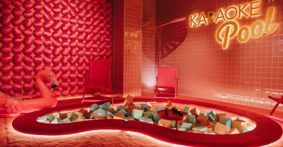 Maspalomas: Holiday World Themed Karaoke Room Rental - Why the Private Group Format Works