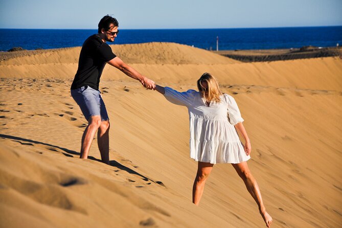 Photoshoot at Dunas Maspalomas in Desert Beach Ocean View - Posing Help for Couples and Families