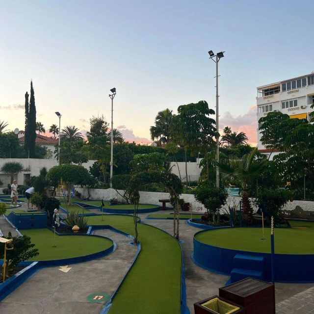 Playa del Inglés: Minigolf Taidia - Mini the cat and the character of the venue
