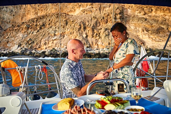 Private 3-hours afternoon SailingTour and Snorkeling with Food and Drinks - The private format compared with a regular boat tour