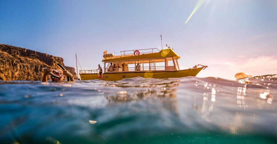 Puerto de Mogan: Boat and Snorkeling Trip - Meeting the Yellow Boat in Puerto de Mogan