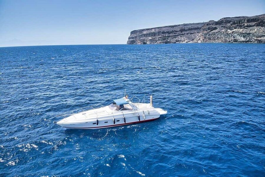 Puerto de Mogán: Private yacht up to 10 persons - Snorkeling, paddleboarding, or a quiet deck