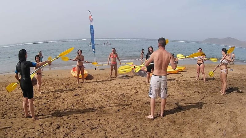 Puerto Mogán: Guided Adventure Kayak Tour in Caves & Snorkel - What the opening briefing adds
