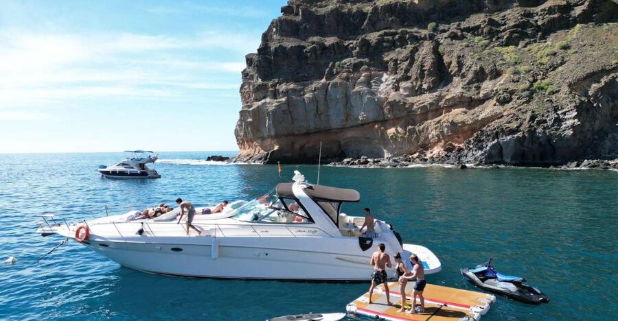 Puerto Rico, Gran Canaria: Boat Tour with Tapas and Drinks - Sailing past coves and beaches toward Mogán