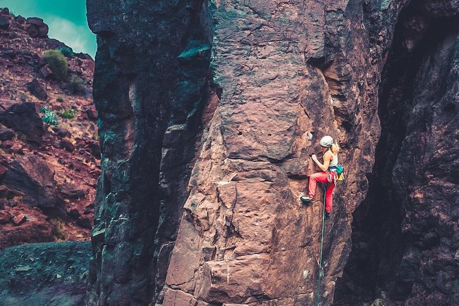 Rock Climbing from Beginners to Experts - Small Groups ツ - Safety, heights, and physical demands