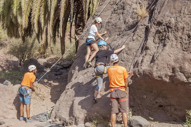 Rock Climbing from Beginners to Experts - Small Groups ツ - Learning outdoors instead of just reaching the top