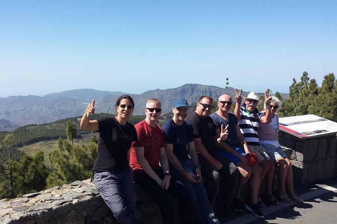 Roque Nublo: hiking on volcanoes with Sky Rebels - What the small vehicle and guide service add