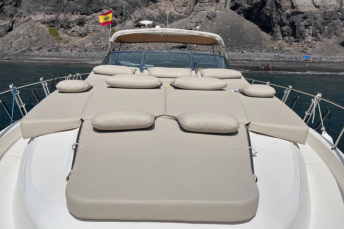 Shared Yacht Tour with Drinks Lunch and Snorkeling - Lunch, snacks, and the open bar