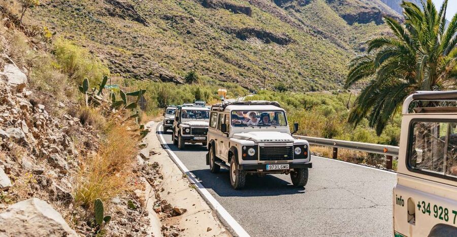 South Gran Canaria: Off-Road Valleys & Villages Jeep Tour - Salobre and Lake Chira: the road gets serious