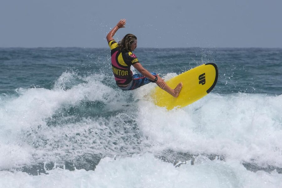 Surf lessons in Las Canteras Beach - Key points to know before booking