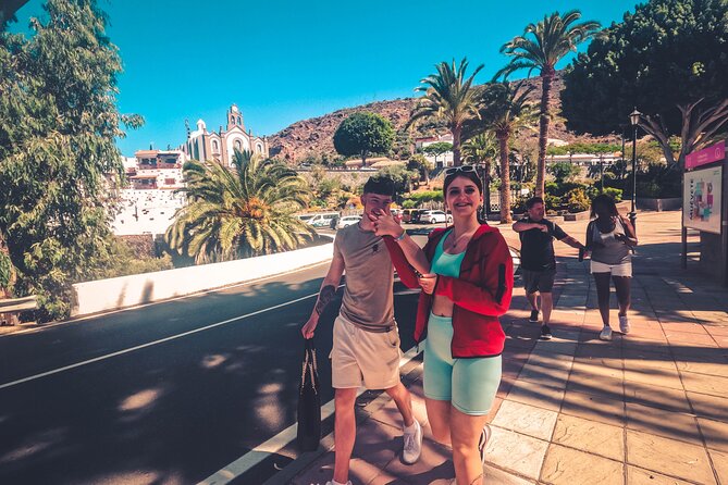 The Red Canyon Tour - Small Group Trip with Local Food Tasting ツ - Lunch at La Caldera is more than a fuel stop