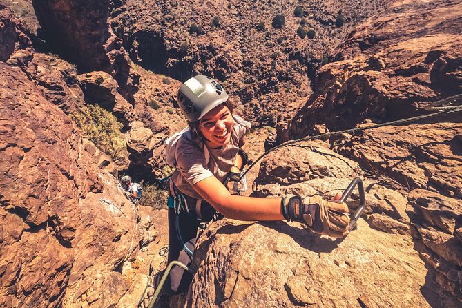 Top Vía Ferrata for Beginners in Gran Canaria ツ - The guide and safety setup