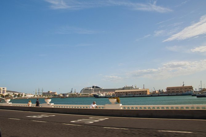 Tuk-Tuk Neighbourhoods Tour around Las Palmas de Gran Canaria - Parque de Santa Catalina: your starting taste of the city