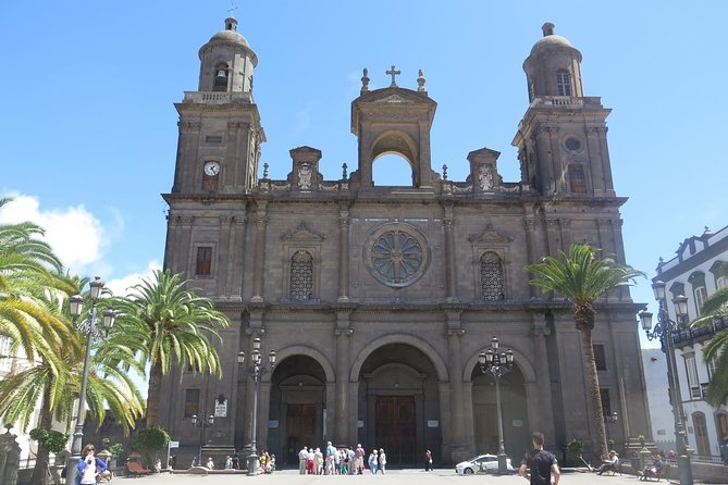 Tuk-Tuk Neighbourhoods Tour around Las Palmas de Gran Canaria - Comfort, capacity, and what to bring